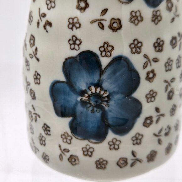 Japanese Import 7 Piece Sake Set Carafe 2 Sake Cup 2 Side Bowls 2 Chopstick Rest - Picture 10 of 10